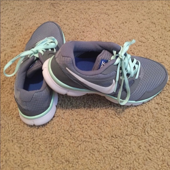 Nike’s - Picture 4 of 4